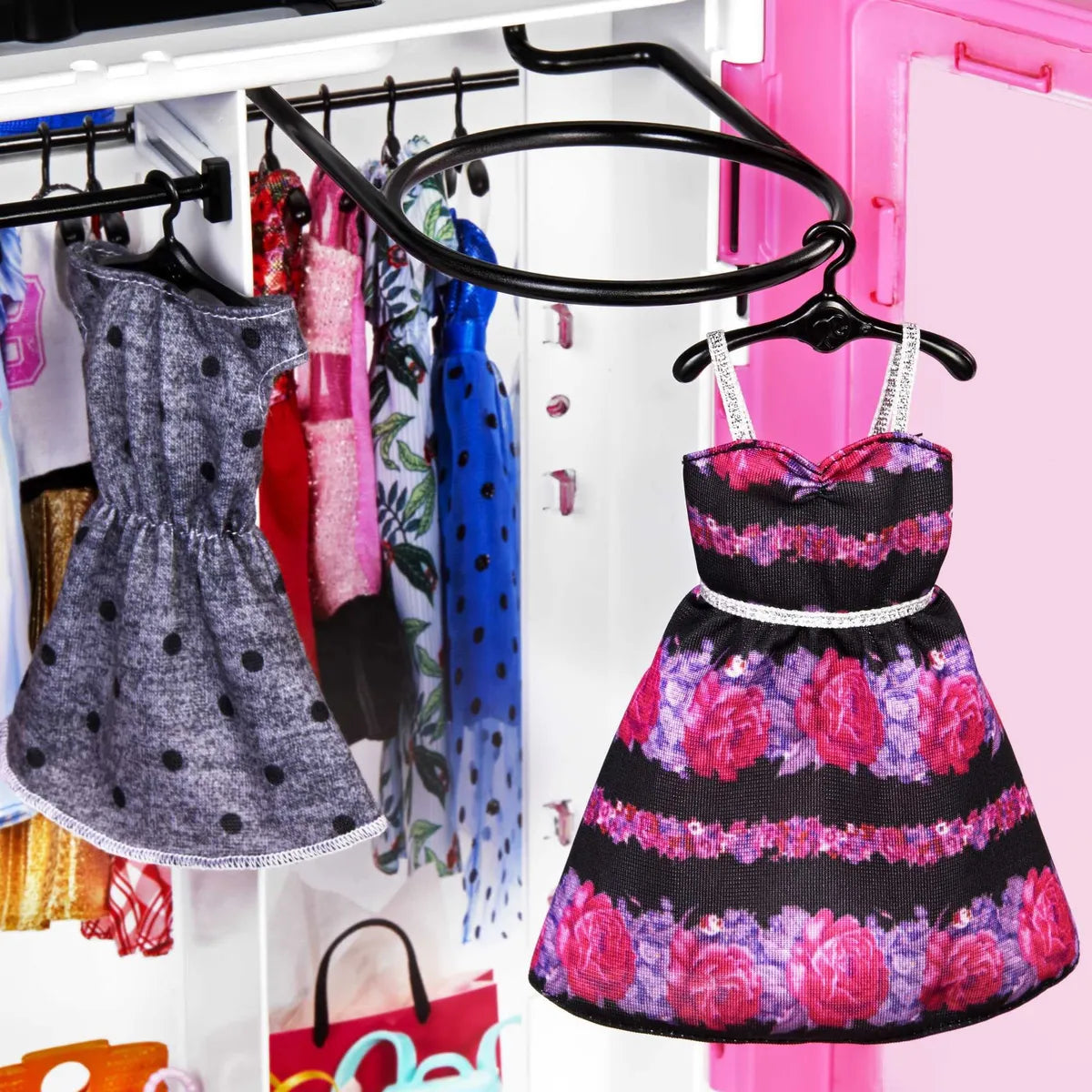 Barbie Fashionistas Ultimate Closet Portable Fashion Toy