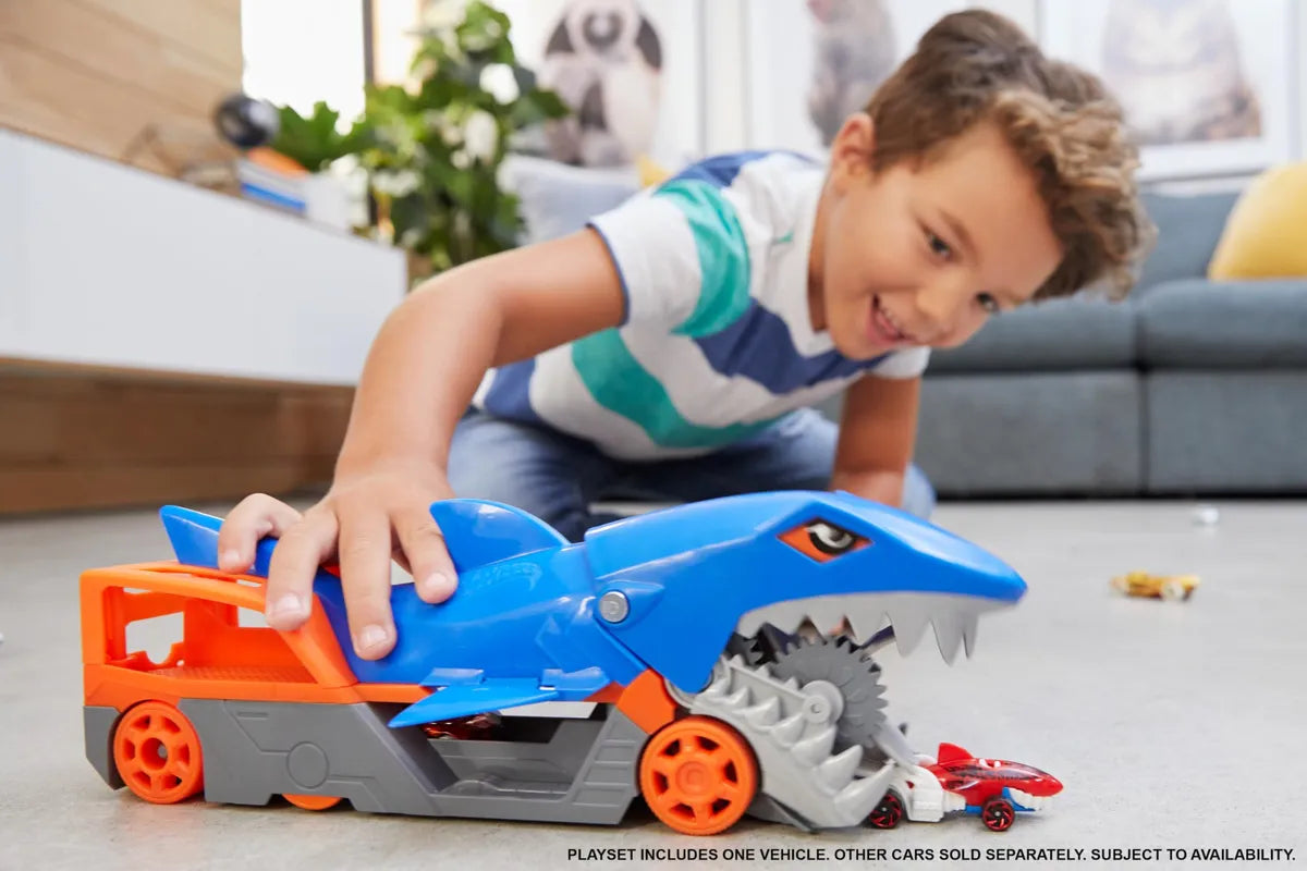 Hot Wheels Shark Chomp Transporter & Includes 1:64 Vehicle