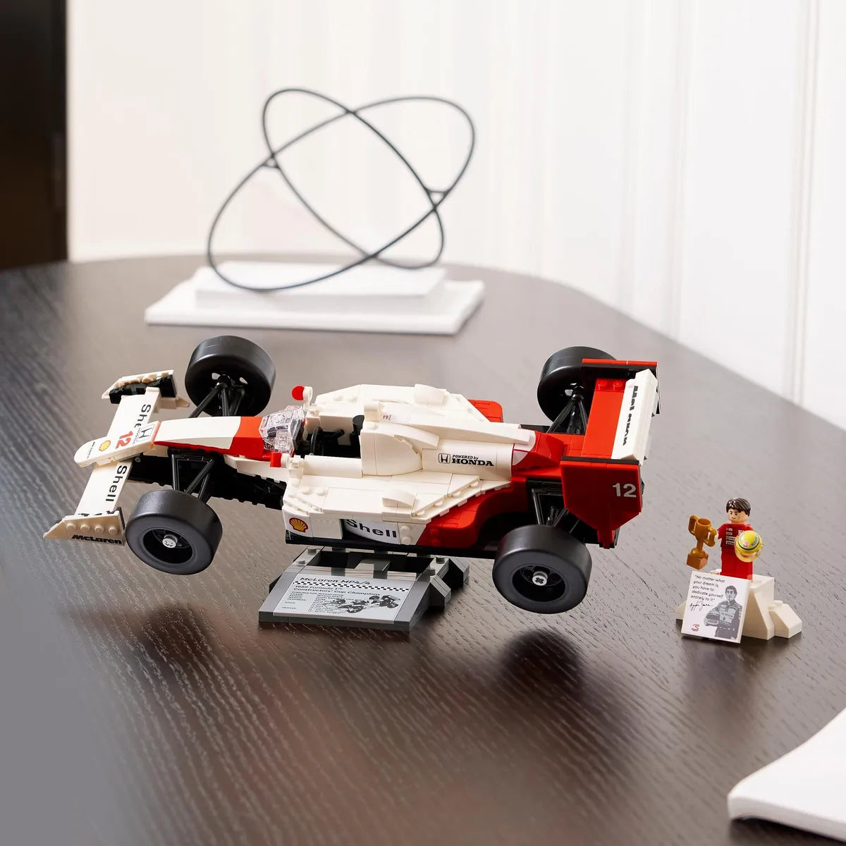 LEGO Icons McLaren MP4/4 & Ayrton Senna Vehicle Set