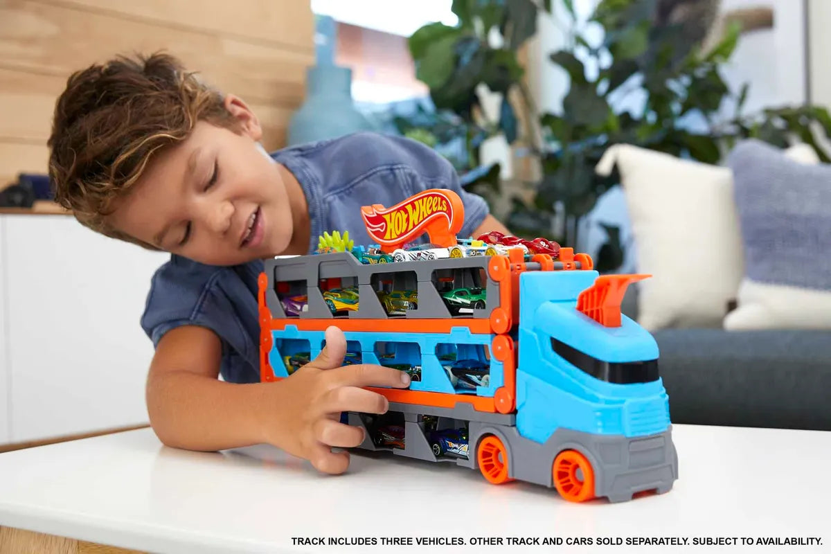 Hot Wheels Speedway Hauler & 3 1:64 Scale Toy Cars